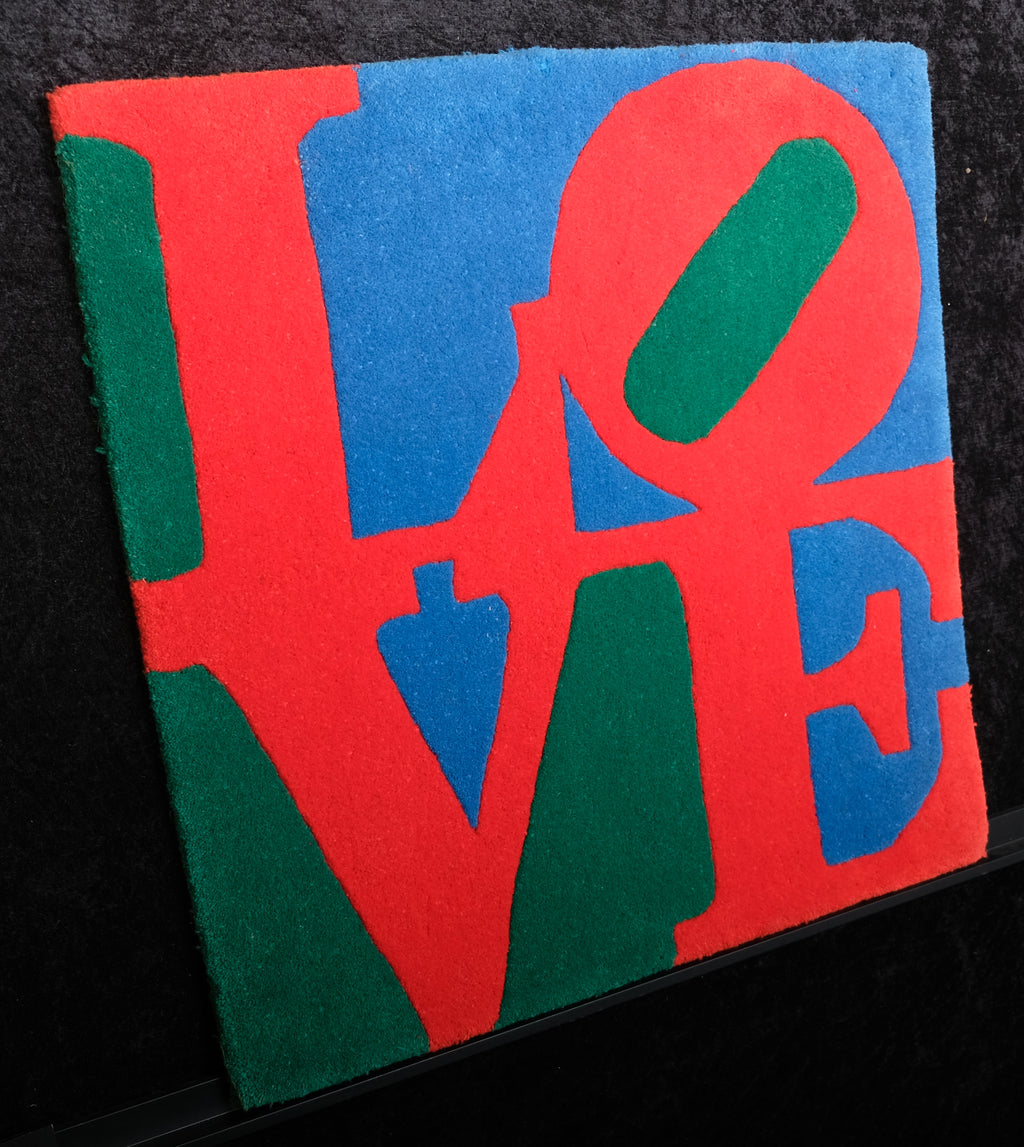 Indiana, Robert - Classic LOVE - zertifiziert, drucksigniert - Multiple - Teppich